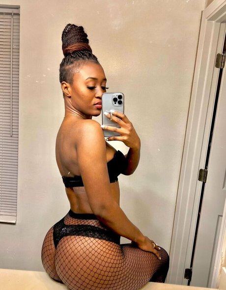 Queen Aminata xxx porno bilder