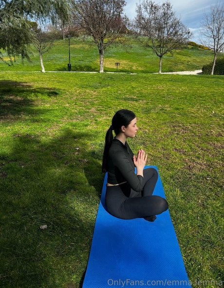 emma lemma erwachsene akt bild