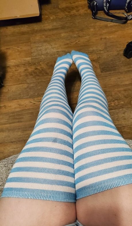 TomoeTheNeko nackt akt bild