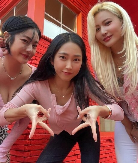 Lee Jaebeol erwachsene porno galerien