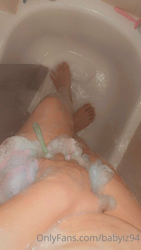 babyiz94 schauspielerin nackten foto