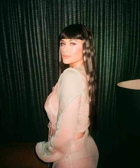 Kacey Musgraves porno galerie