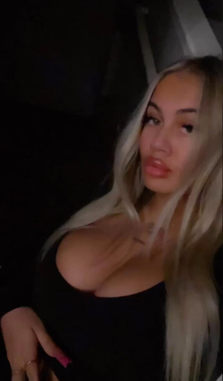 große latina-onlyfans beste kunst bilder