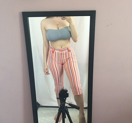 Sara Brooks schöne heiße foto