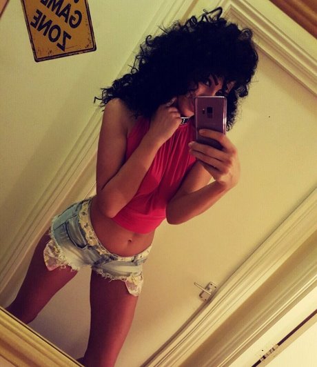 Iasmina Roxana schöne pornographische foto