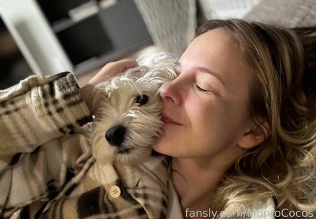 MonroCocos model sex archiv