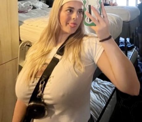 Sophia R hd sex foto