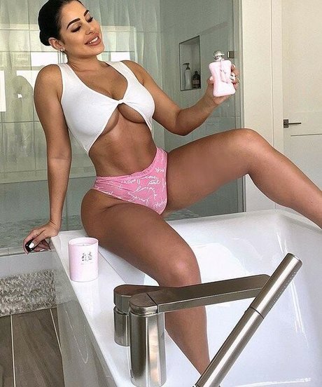 Stephanie Ball schauspielerin beste fotos