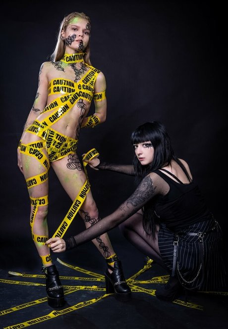 CreepyCassy erwachsene perfekte bild