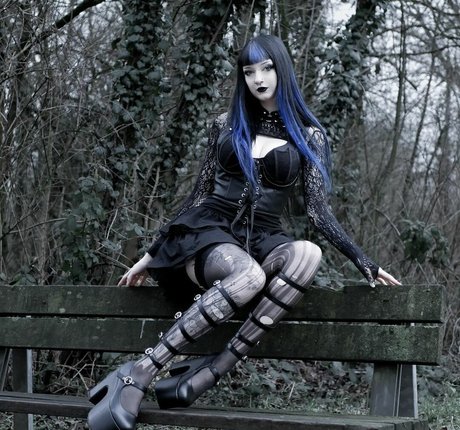 CreepyCassy model xxx galerie