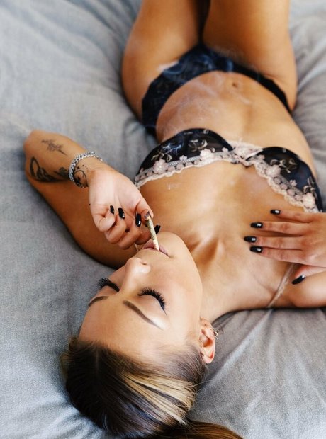 aubreyallia nackt top bilder