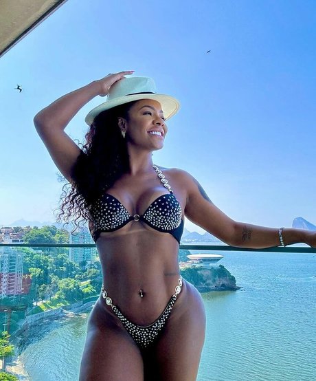 Jessica Apolinario exklusive porno foto