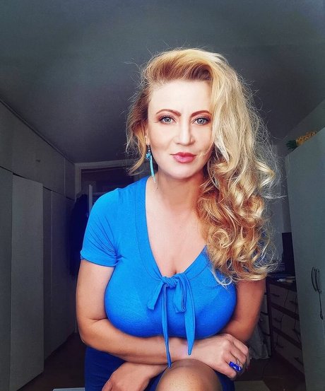 Berina Fati perfekte sex fotos