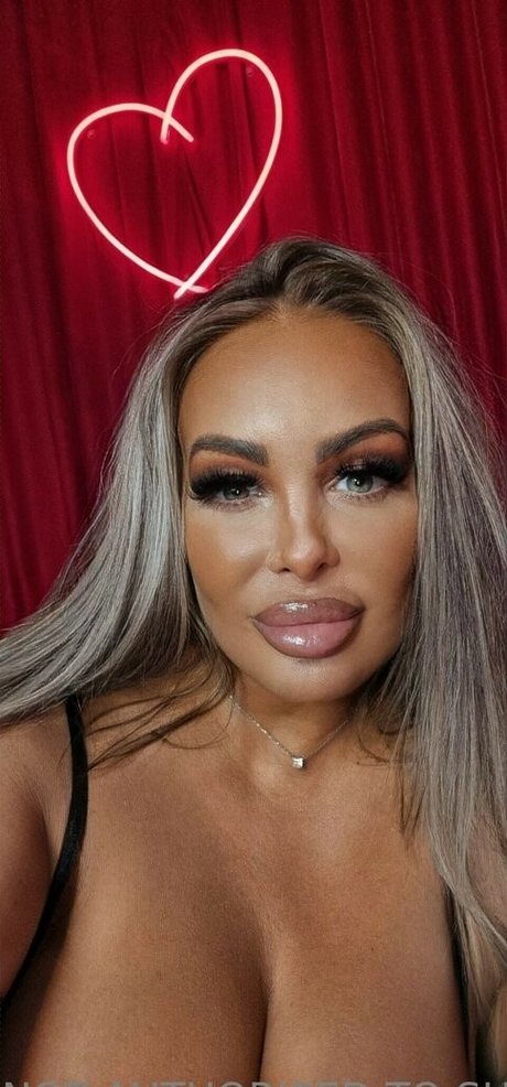 Princess Levi xxx akt galerie