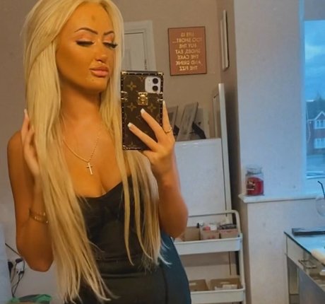 Lily Mcalpine sexy pornografische bild