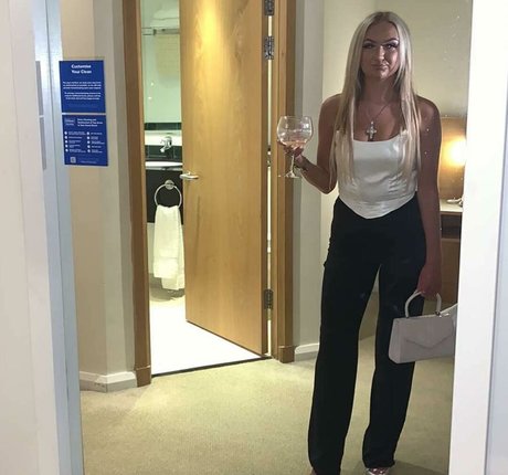 Lily Mcalpine exklusive porno archiv