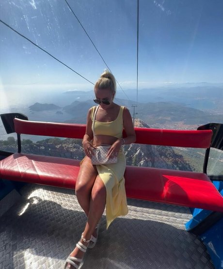 Lily Mcalpine hübsche erwachsene foto