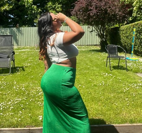 dicke rothaarige onlyfans sexy kunst bilder