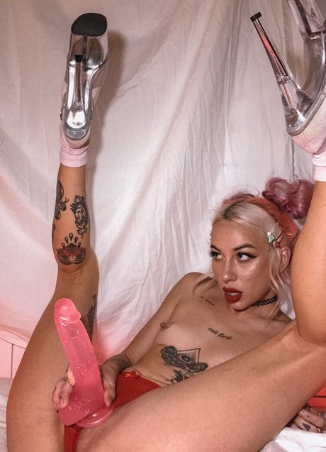 The Omen kunst xxx galerie