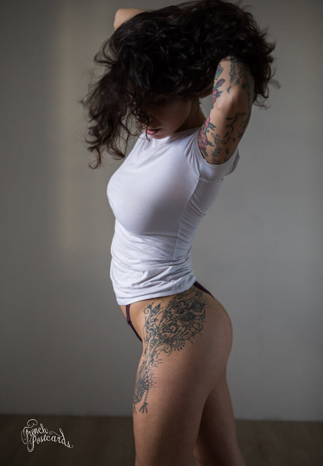 Sara Noli model porno foto