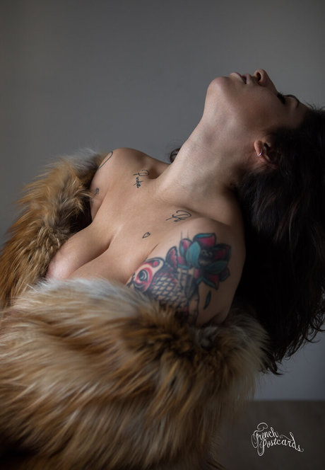 Sara Noli schöne akt galerie