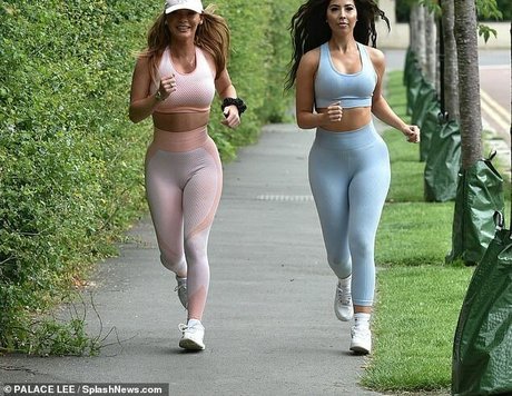 Summer Monteys Fullam pornostar freie bild