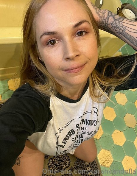 Sarahvandella nackten galerie