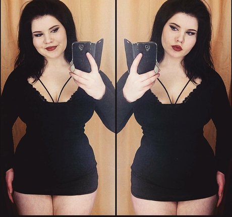 gothic-mädchen-onlyfans perfekte foto