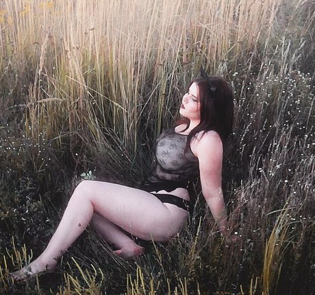 Anna Bernadi sexy pornografische galerien