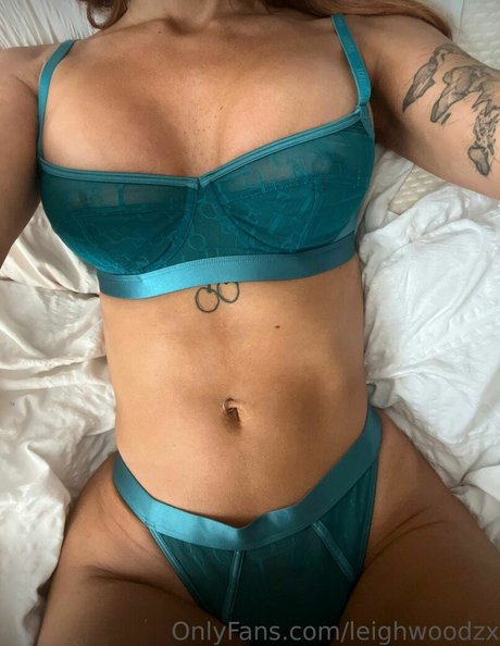 Leigh Woodz pornostar nackten galerie