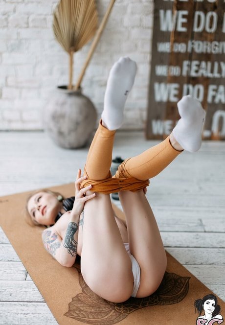 Karnelia heiße nackten bild