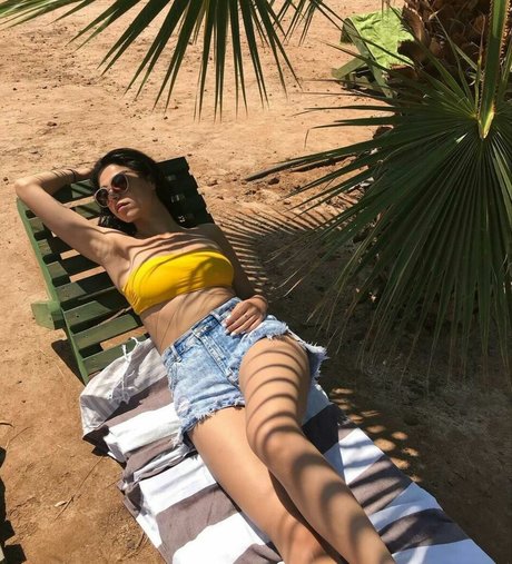 Mehtap Ziyagil Asmr nackte pornostar bilder