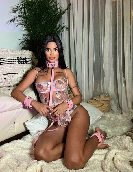 große latina-onlyfans top foto