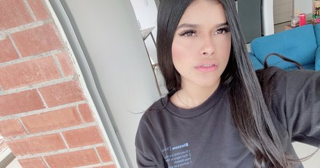 mala morena schöne pornostar archiv