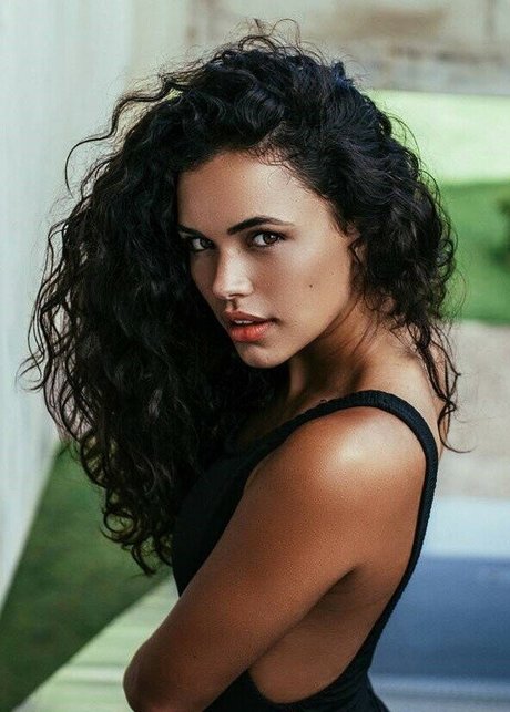 Giovana Cordeiro model top bild