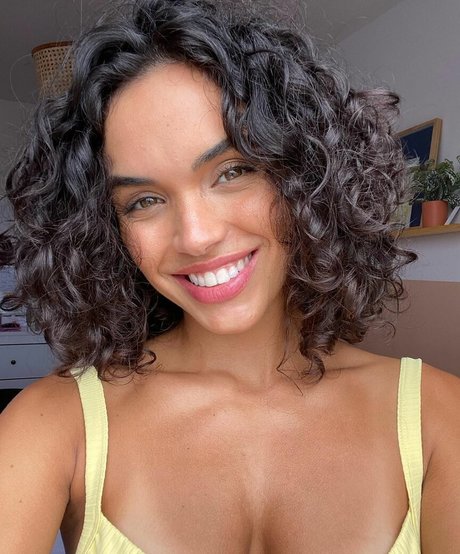 Giovana Cordeiro erotische kostenlose bilder