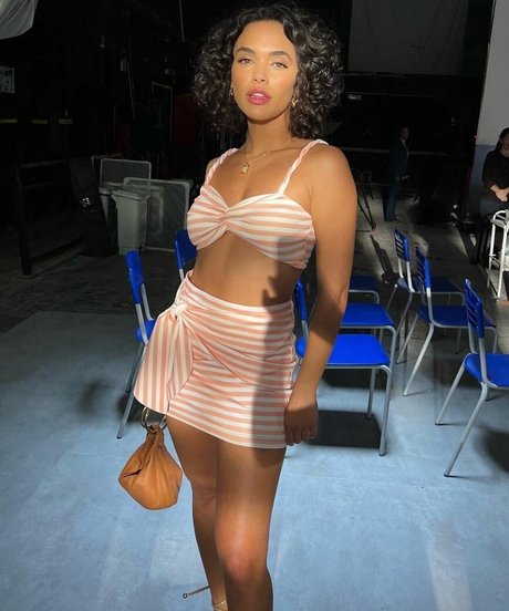 Giovana Cordeiro erotische hübsche galerie