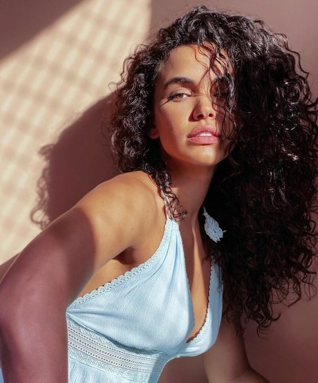 Giovana Cordeiro exklusive heiße bilder