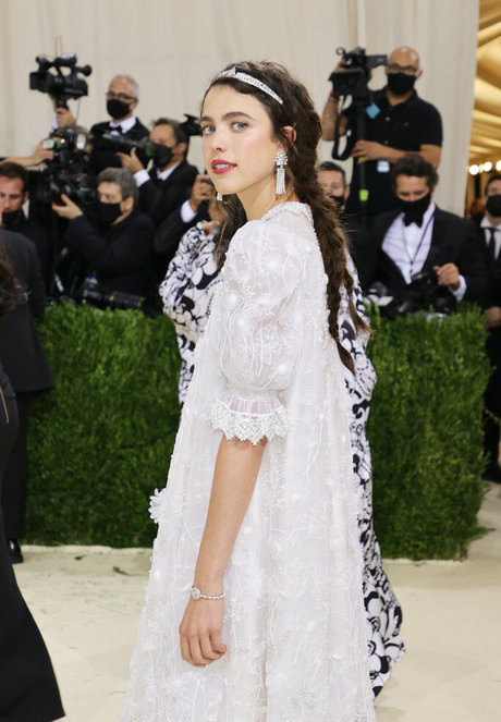 Margaret Qualley schauspielerin perfekte bild