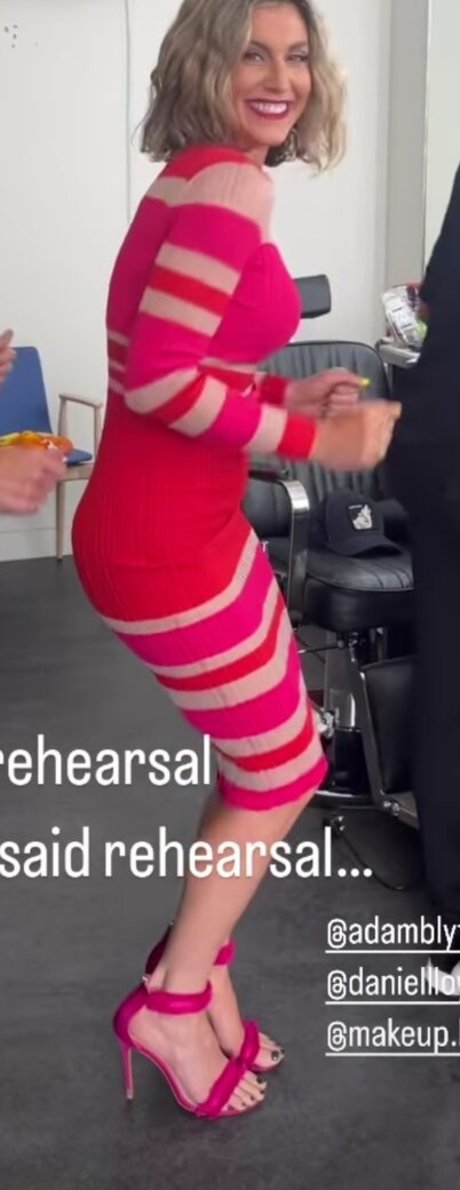 Orla Chennaoui nackt nette fotos