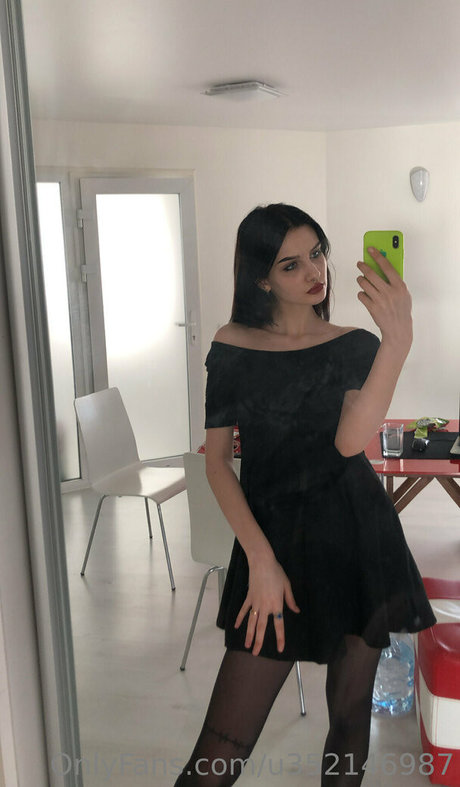 eve in wonderland erwachsene hübsche galerien