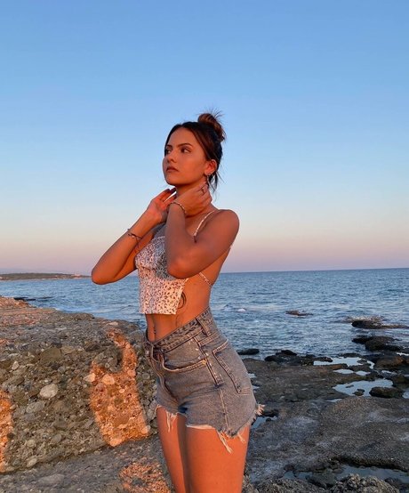 Zeynep Kurubacak freie pornostar bilder