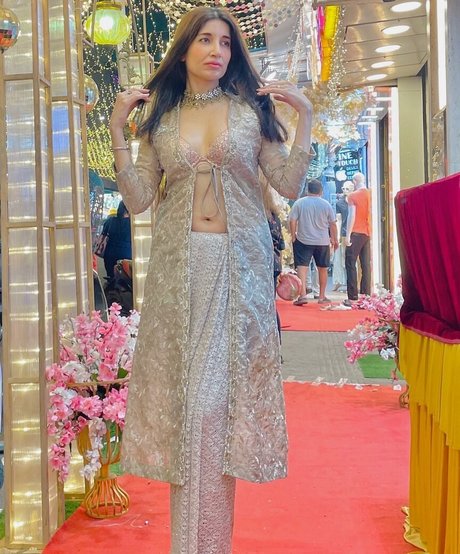 blonde natürliche onlyfans nacktheit exklusive bilder