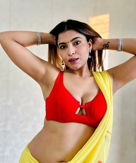 Tanya Chaudhari schöne foto