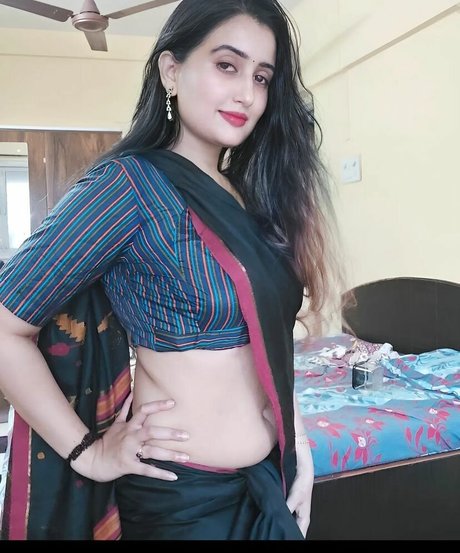 Aniza Hazel exklusive akt foto