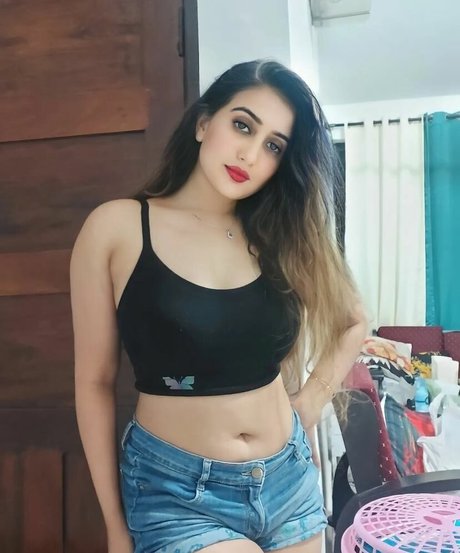 Aniza Hazel hd erwachsene fotos