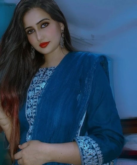 Aniza Hazel erwachsene schöne foto