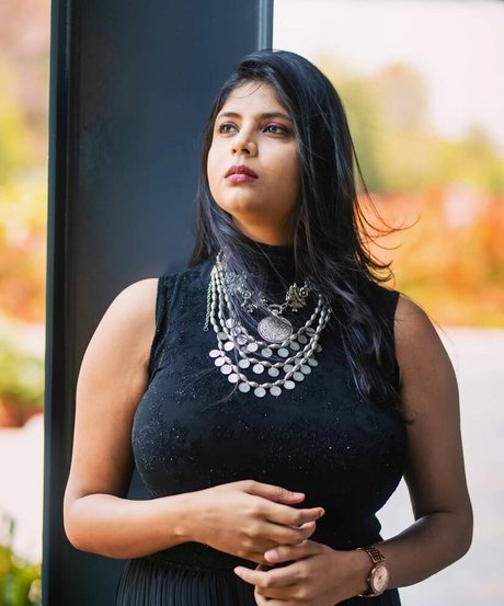 Tassels and Trails porno nackten foto