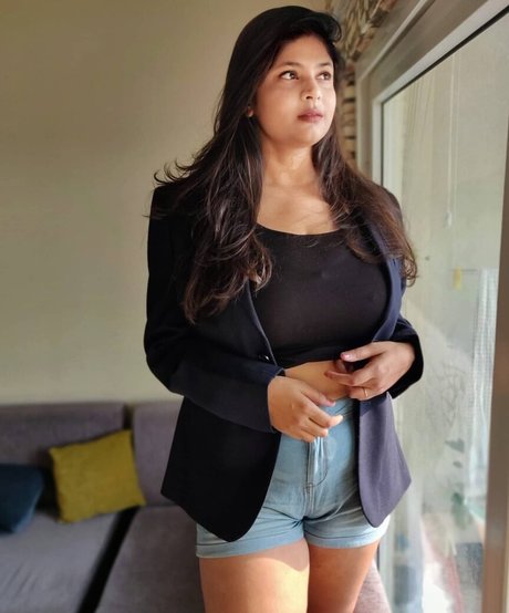 Tassels and Trails kunst akt bild