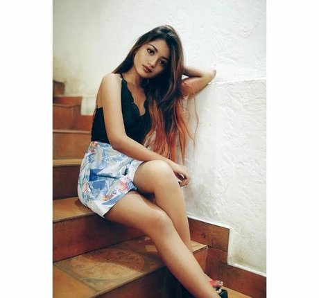 Ridhima Bisht exklusive nackt fotos